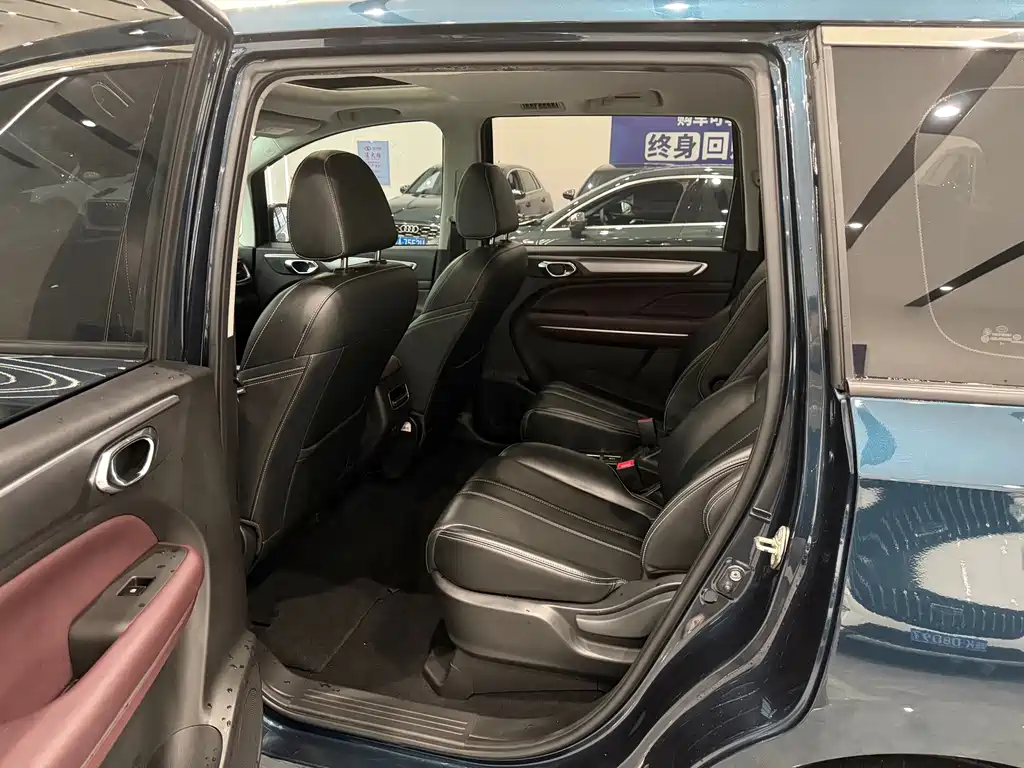 Trumpchi M6 2021 270T DCT Deluxe Edition (seven seats) купить на сайте DeffCars