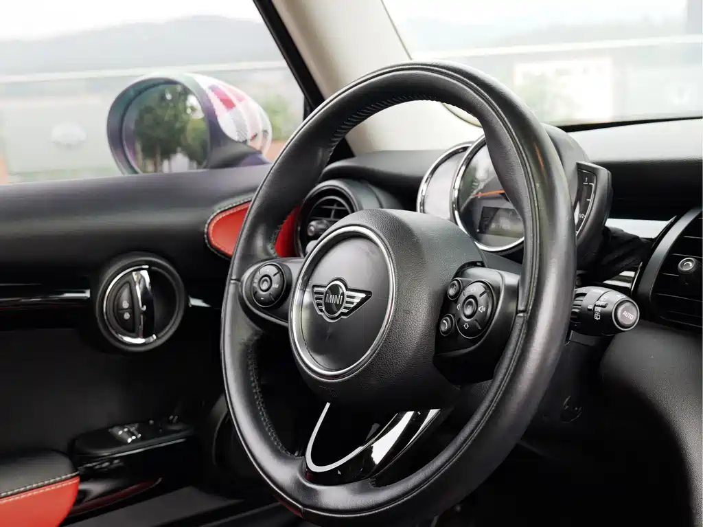 MINI 2018 1.5T ONE PLUS купить на сайте DeffCars