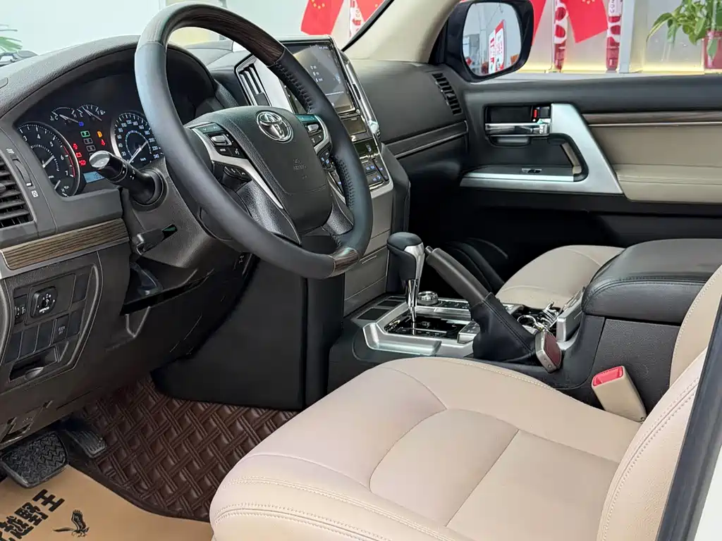 Land Cruiser 2010 4.0L automatic VX купить на сайте DeffCars