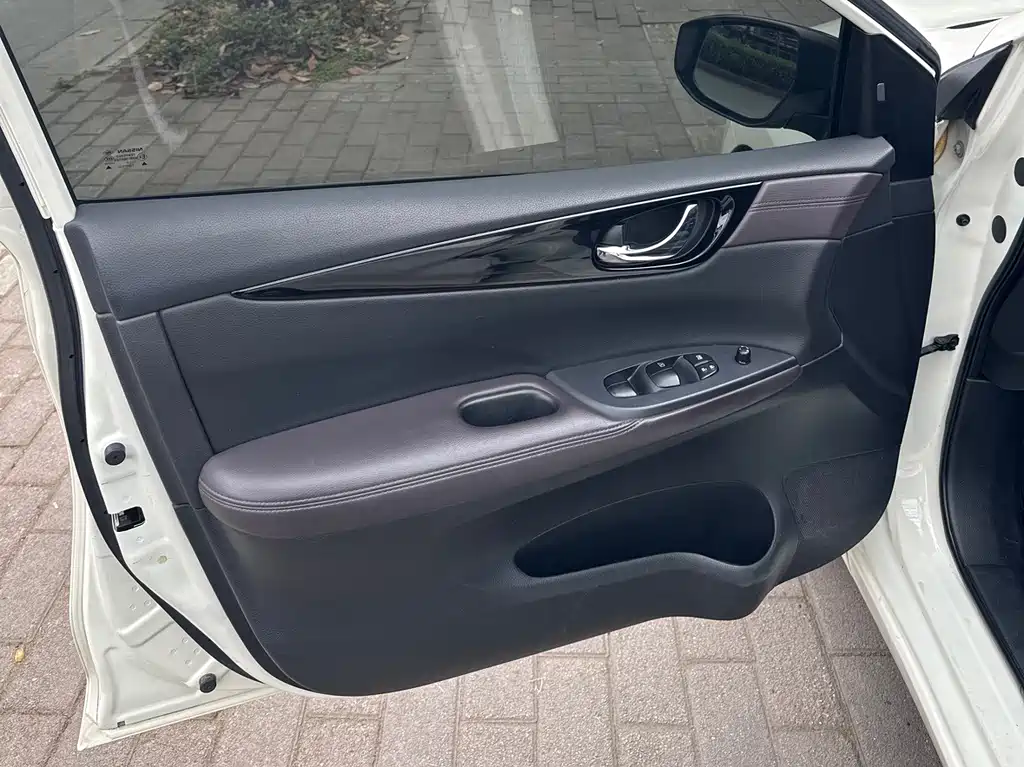Tiida 2021 1.6L CVT Smart Travel Edition купить на сайте DeffCars