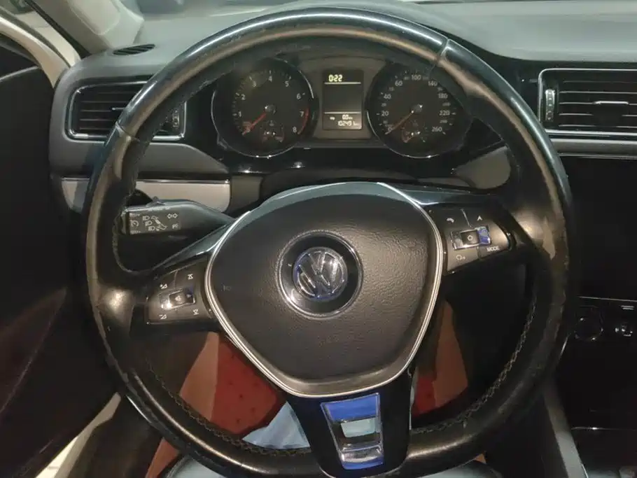 Sagitar 2015 230TSI automatic comfort model купить на сайте DeffCars