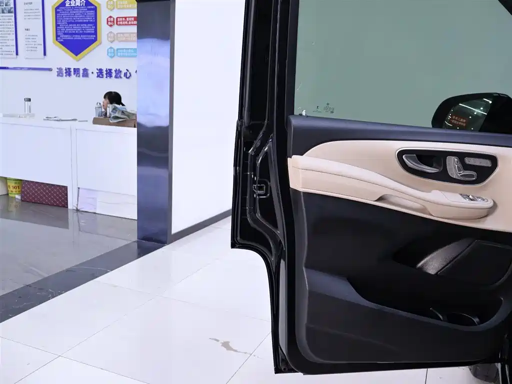 Mercedes-Benz V-Class 2022 V 260 Pilot Edition купить на сайте DeffCars