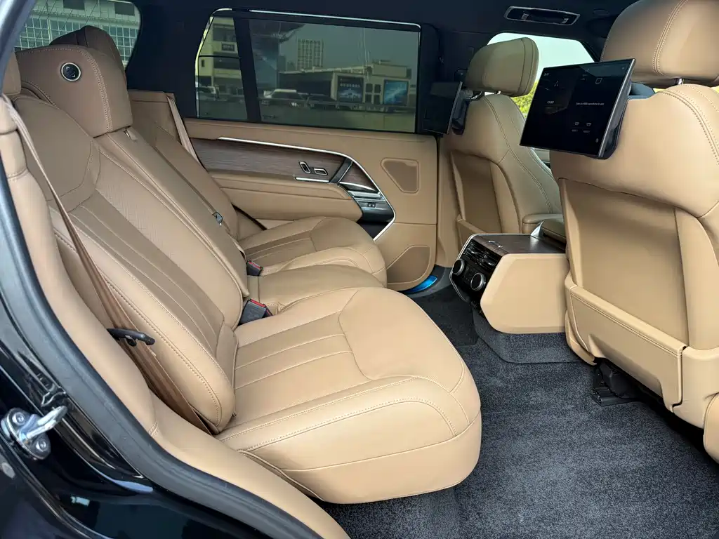 Range Rover 2025 3.0 L6 400PS Genesis Extended Edition купить на сайте DeffCars