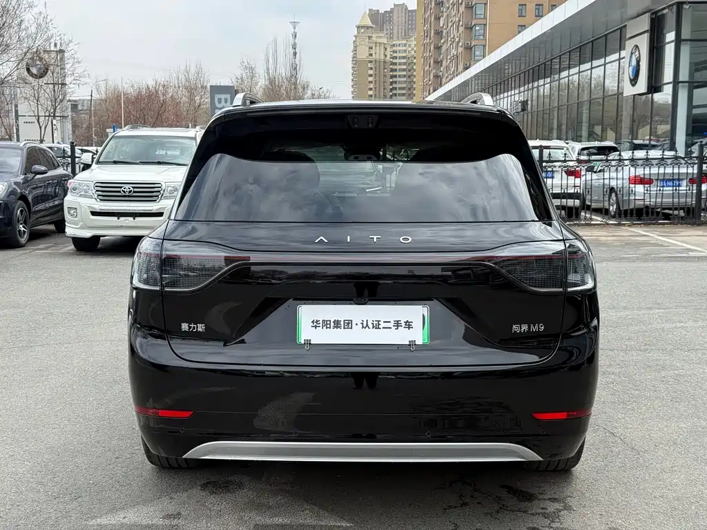 Wenjie M9 2025 extended range Ultra version 52kWh 6-seater version 192-line lidar) купить на сайте DeffCars