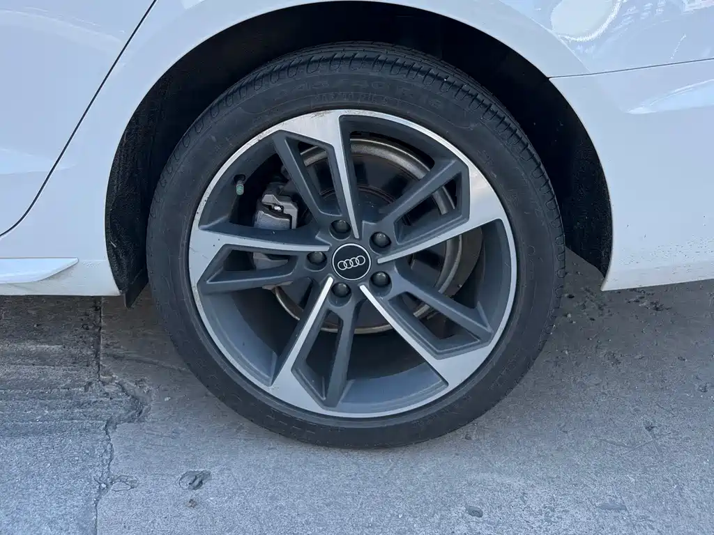 Audi A4L 2022 40 TFSI Fashionable and Elegant купить на сайте DeffCars