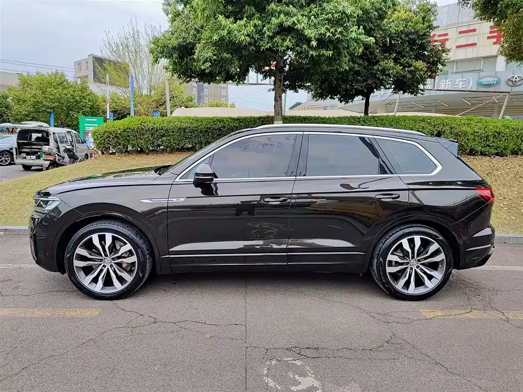 Touareg 2019 3.0TSI Ruizhi Edition National V купить на сайте DeffCars