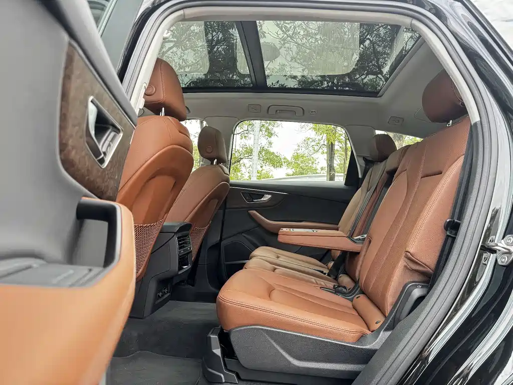 Audi Q7 2025 55 TFSI quattro S line sports купить на сайте DeffCars