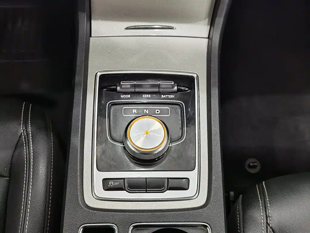 Roewe i6 New Energy 2017 45T Hybrid Internet Smart Edition купить на сайте DeffCars