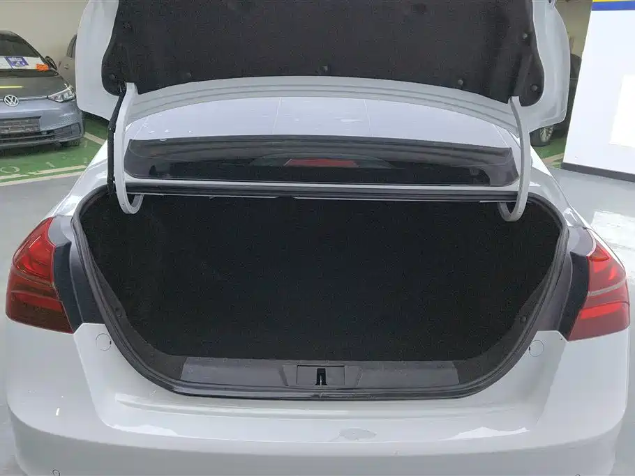 Emgrand 2018 1.5L CVT upward interconnection version купить на сайте DeffCars