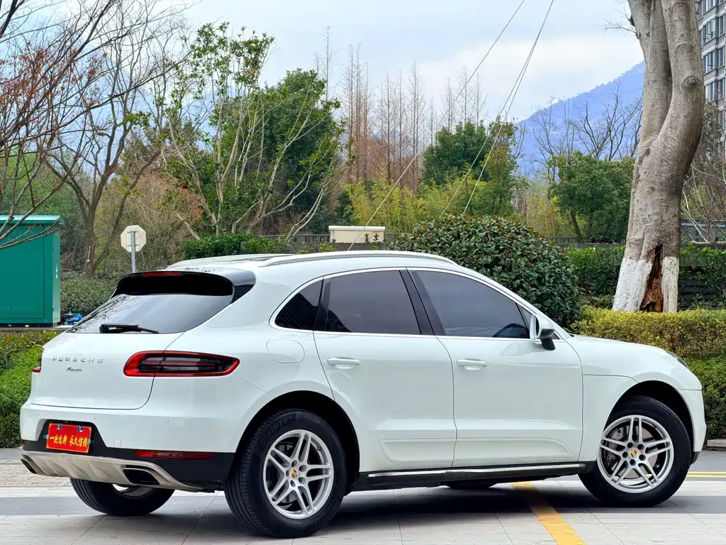 Macan 2017 Macan 2.0T купить на сайте DeffCars