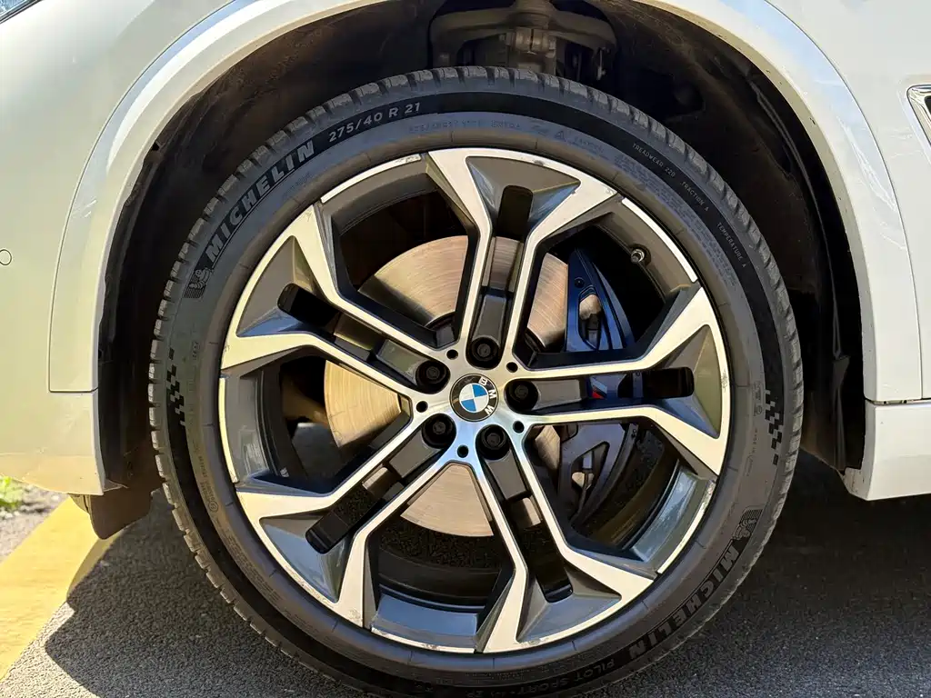 BMW X5 2022款 xDrive 40Li 尊享型M运动套装 купить на сайте DeffCars