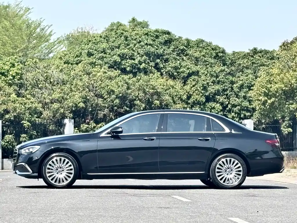 Mercedes-Benz E-Class 2023 E 300 L Luxury Model купить на сайте DeffCars