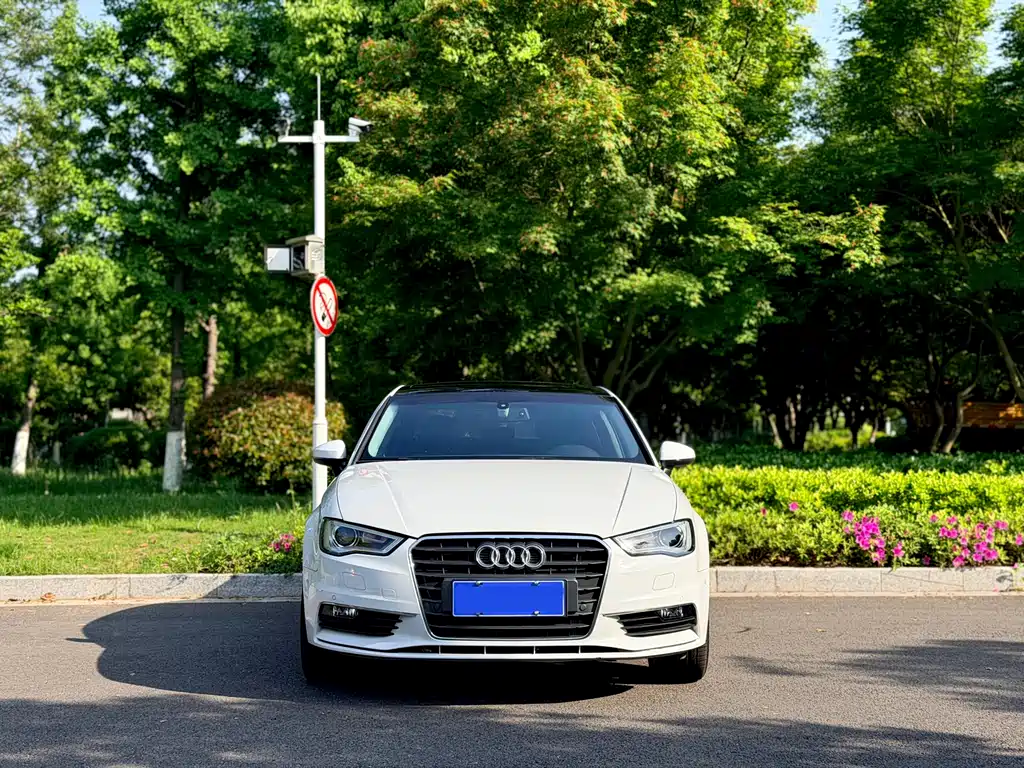 Audi A3 2016 Limousine 40 TFSI Fashion купить на сайте DeffCars