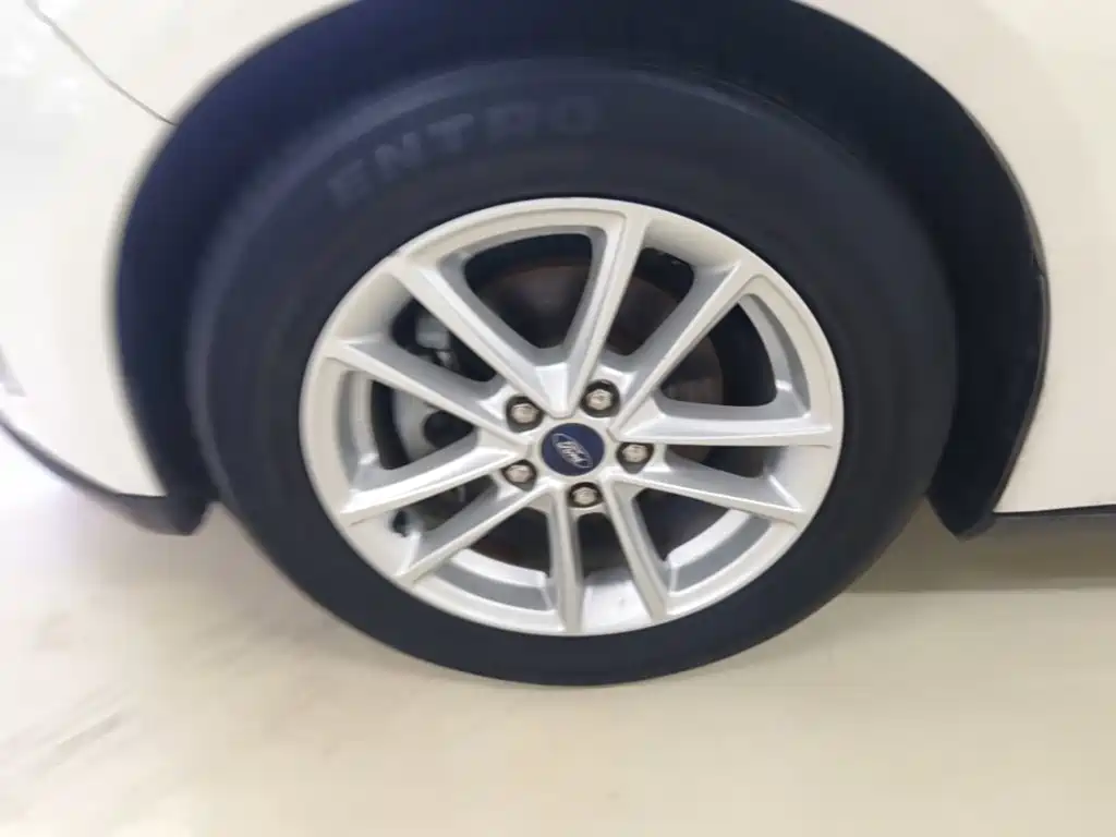 Focus 2015 hatchback EcoBoost 125 automatic super stylish model купить на сайте DeffCars