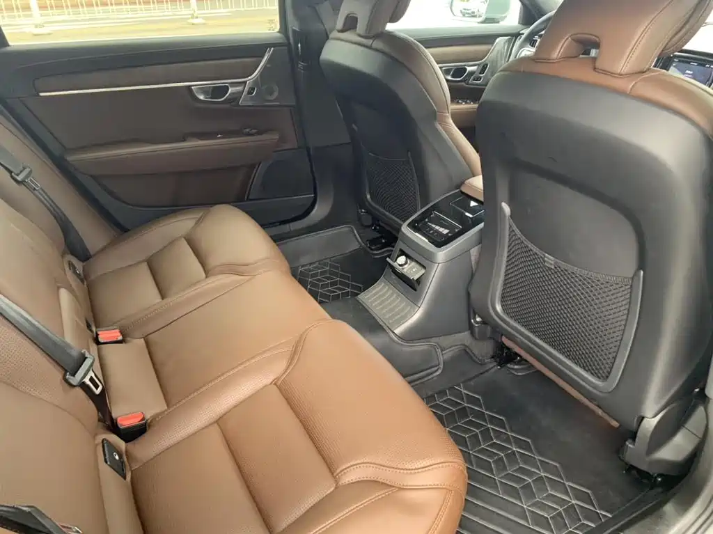 Volvo S90 plug-in hybrid 2024 plug-in hybrid four-wheel drive long range Zhiya luxury version купить на сайте DeffCars