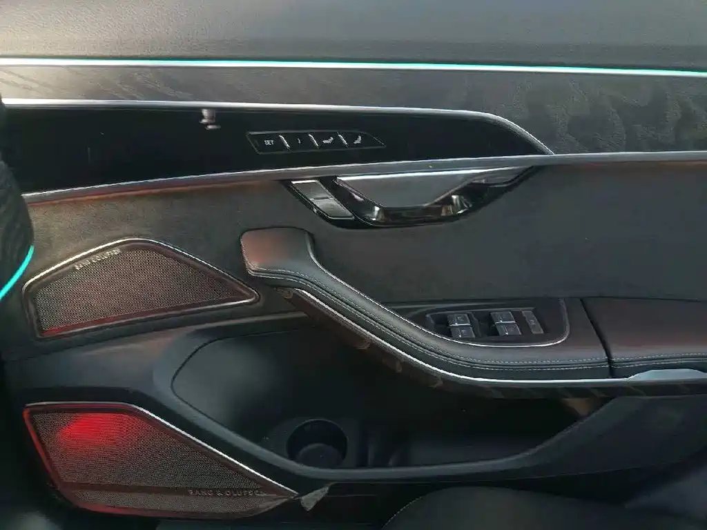 Audi A8 2023 A8L 50 TFSI quattro Premium Selection купить на сайте DeffCars