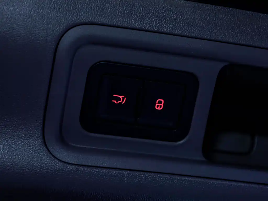 Denza D9 2022 DM-i 970 four-wheel drive premium model купить на сайте DeffCars