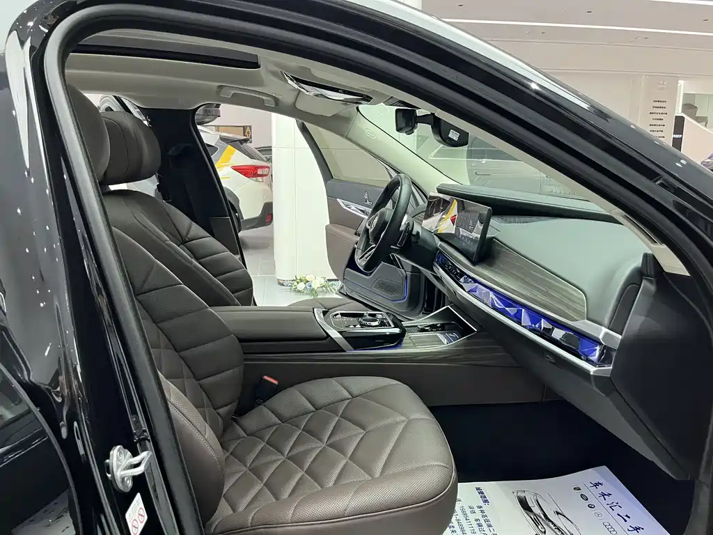BMW 7 Series 2023 735Li M Sports Package купить на сайте DeffCars