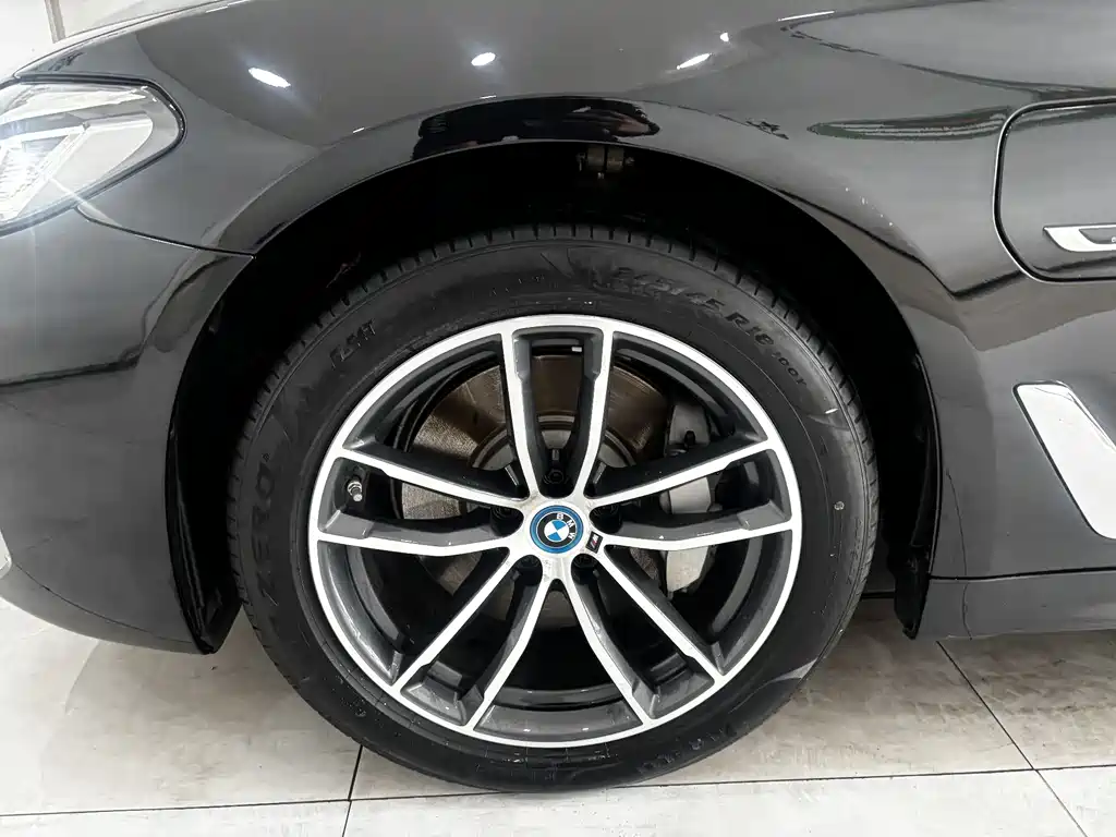 BMW 5 Series New Energy 2022 Model 2 535Le M Sports Package купить на сайте DeffCars