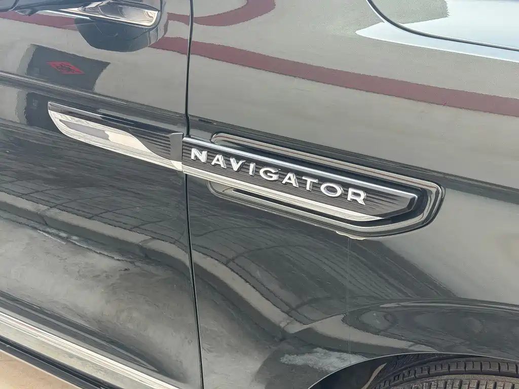 Navigator 2022 3.5T Long Axis Presidential Edition купить на сайте DeffCars