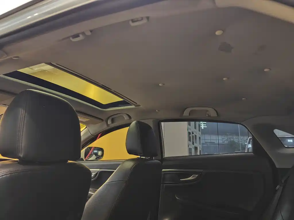 Pentium B50 2016 1.4T automatic luxury model купить на сайте DeffCars