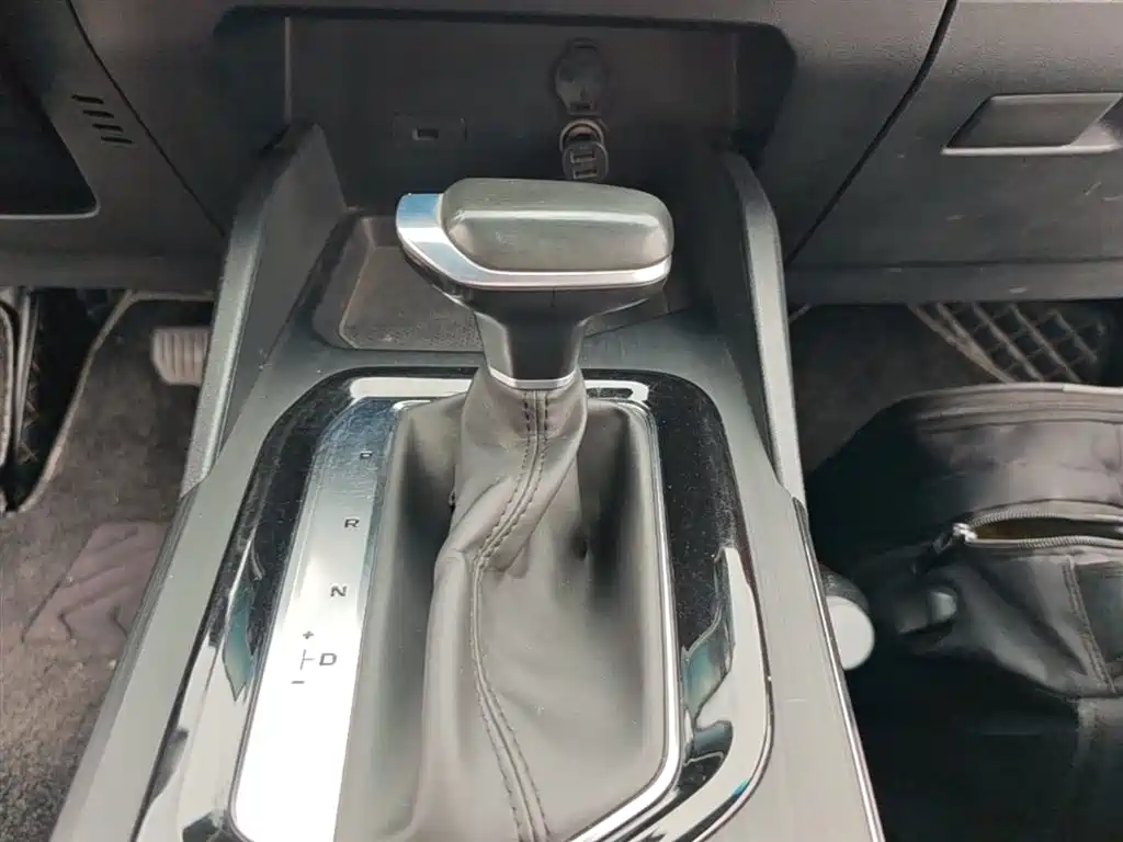 Emgrand S 2021 1.4T CVT luxury model купить на сайте DeffCars