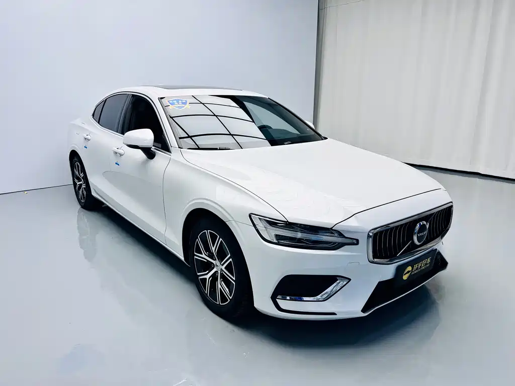 Volvo S60 2023 B4 Zhiyi Luxury Edition купить на сайте DeffCars