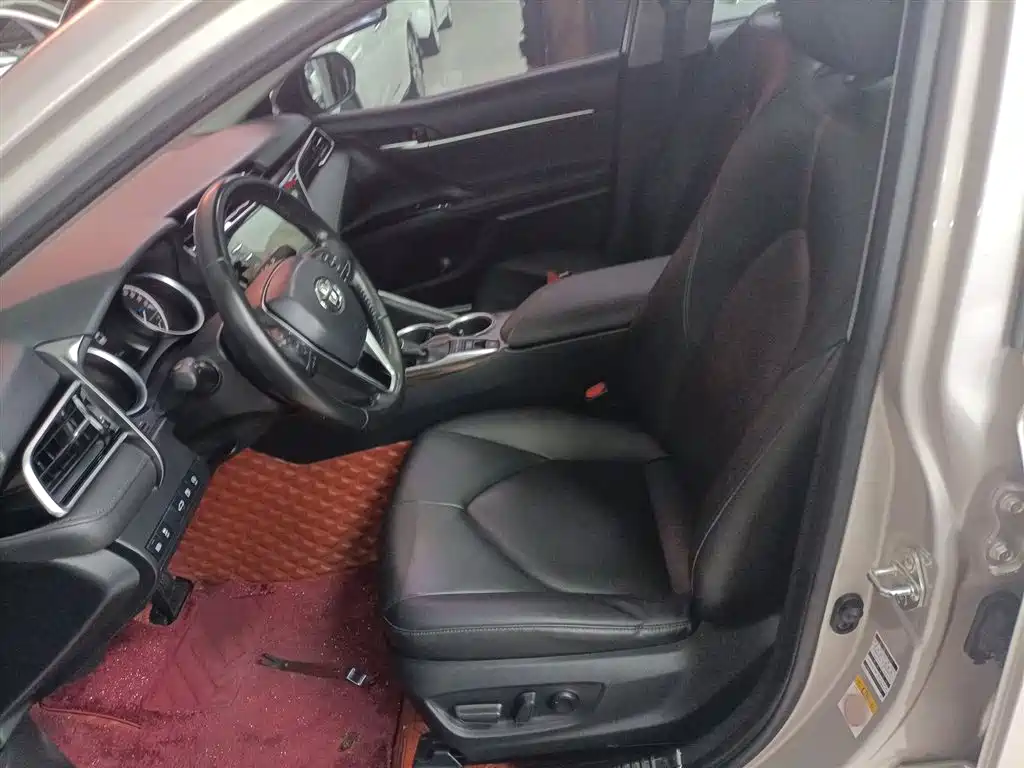 Camry 2018 2.5G Deluxe Edition купить на сайте DeffCars