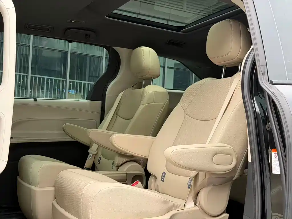 Grevia 2024 2.5L Hybrid Premium PLUS Edition купить на сайте DeffCars