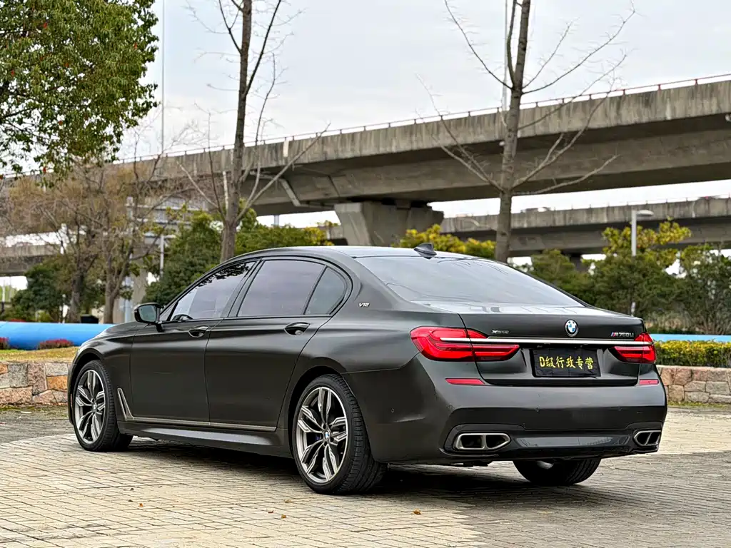 BMW 7 Series 2017 M760Li xDrive Premium Luxury Edition купить на сайте DeffCars