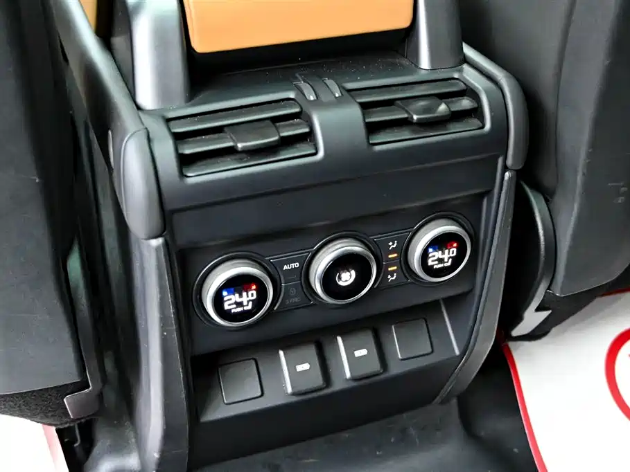 Land Rover Defender 2024 110 3.0T P400 X-DYNAMIC HSE купить на сайте DeffCars