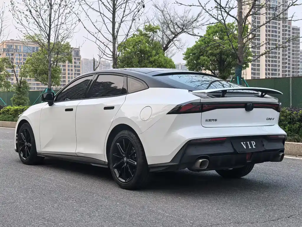 Changan UNI-V 2023 1.5T exclusive model купить на сайте DeffCars