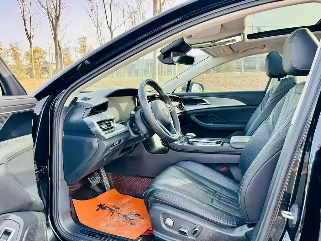 Hongqi H5 2023 2.0T Automatic Zhilianqichang Edition купить на сайте DeffCars