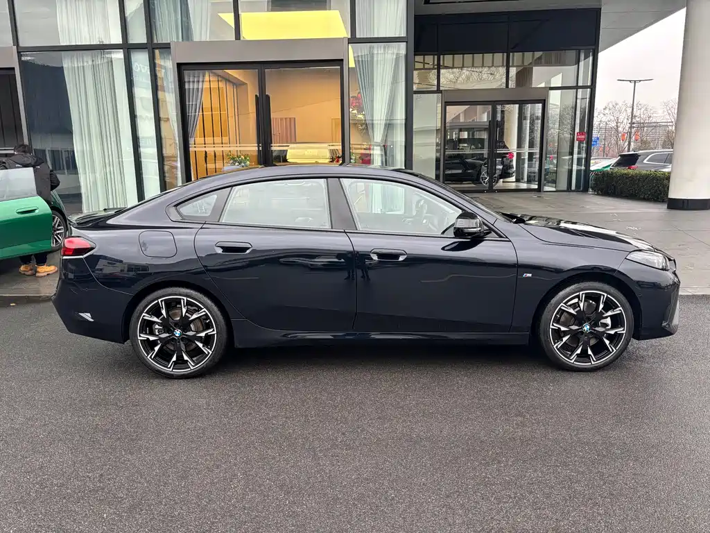 BMW 2 Series 2025 225L M Sports Night Package купить на сайте DeffCars