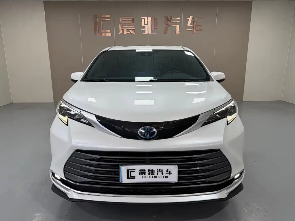 SIENNA 2023 2.5L Hybrid Premium Edition купить на сайте DeffCars