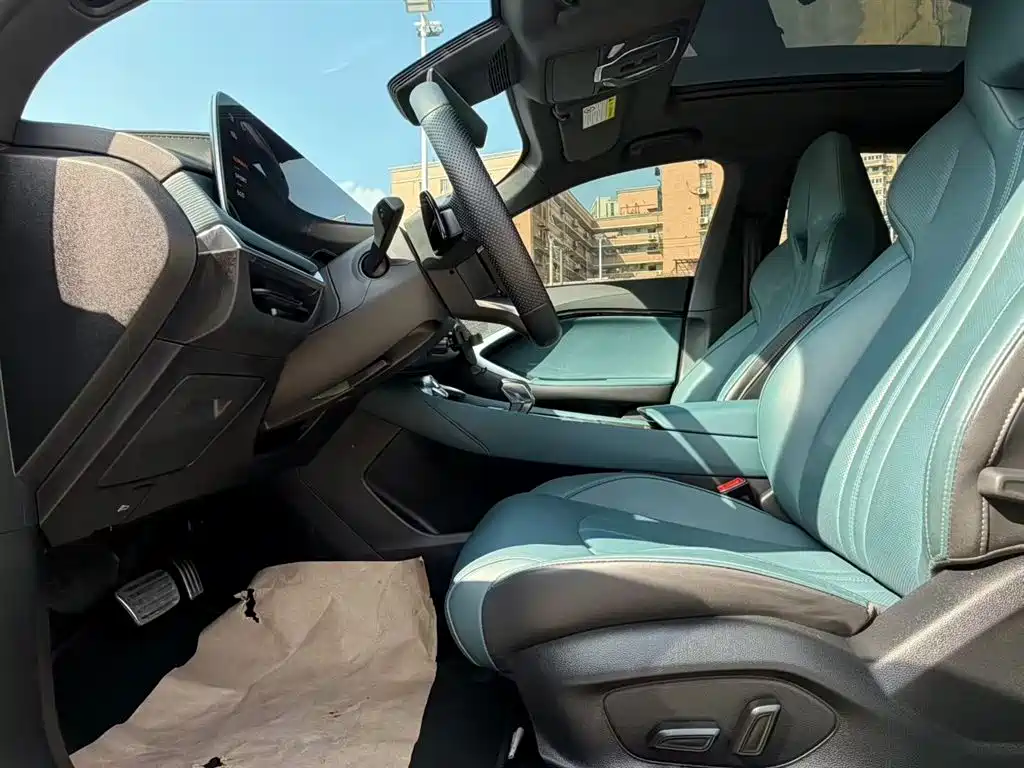 MG7 2023 2.0T Automatic Beauty Hunting Luxury Edition купить на сайте DeffCars