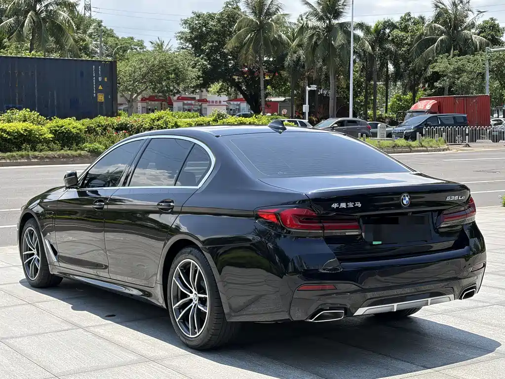 BMW 5 Series New Energy 2021 Model 535Le M Sports Package купить на сайте DeffCars