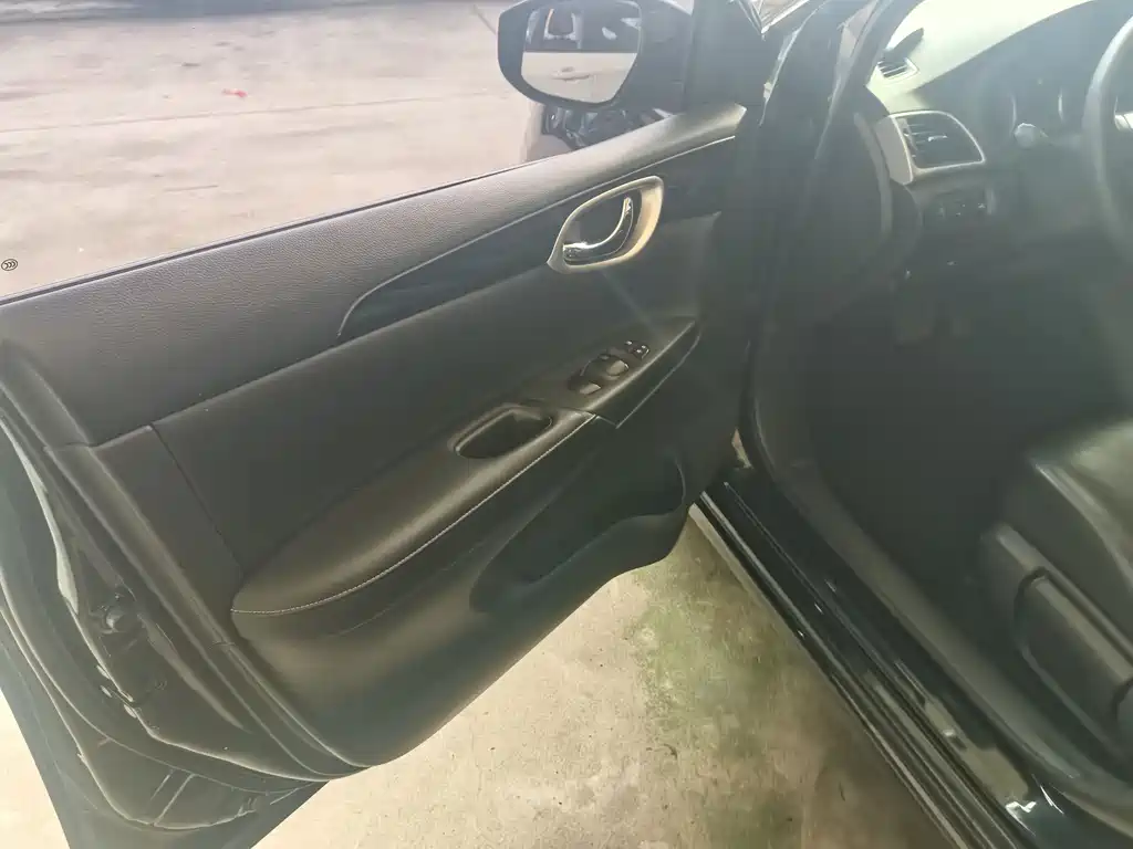 Sylphy 2018 1.6XV CVT Exclusive Edition купить на сайте DeffCars