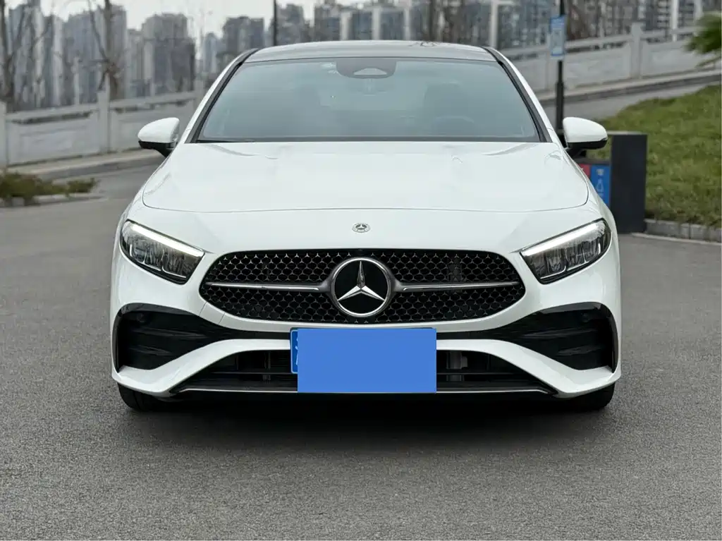 Mercedes-Benz A-Class 2024 facelift A 180 L купить на сайте DeffCars