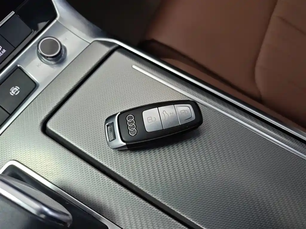 Audi A6L 2019 40 TFSI luxury and elegant model купить на сайте DeffCars