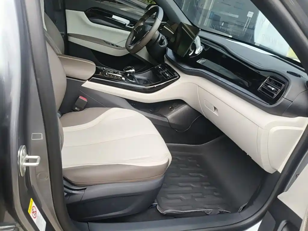 Qin PLUS 2023 Champion Edition DM-i 55KM Leading Type купить на сайте DeffCars