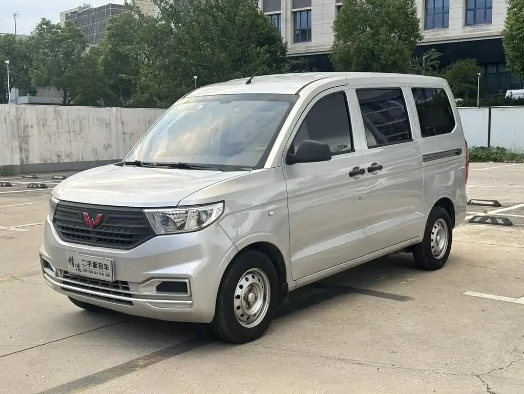 Wuling Hongguang V 2021 1.5L facelift version LAR купить на сайте DeffCars