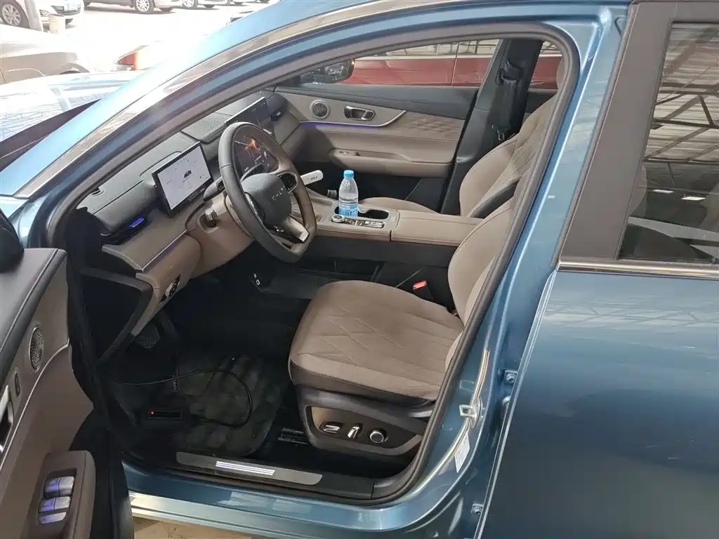 Tiggo 8 PLUS C-DM 2025 model 1.5T 116km premium type 5 seats купить на сайте DeffCars