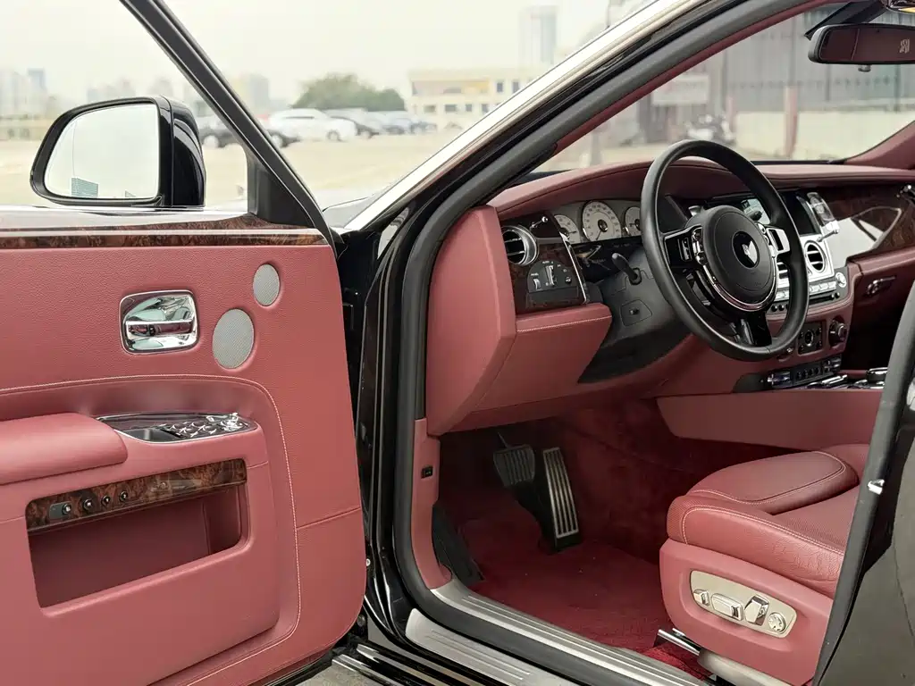 Ghost 2018 6.6T long wheelbase version купить на сайте DeffCars