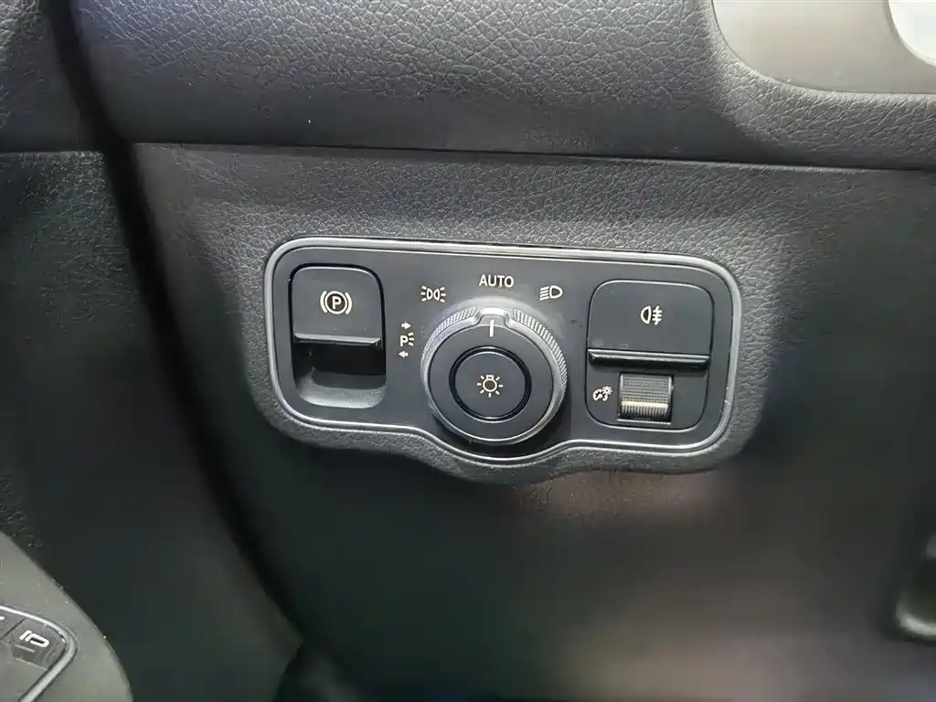 Mercedes-Benz GLB 2021 GLB 200 Dynamic купить на сайте DeffCars