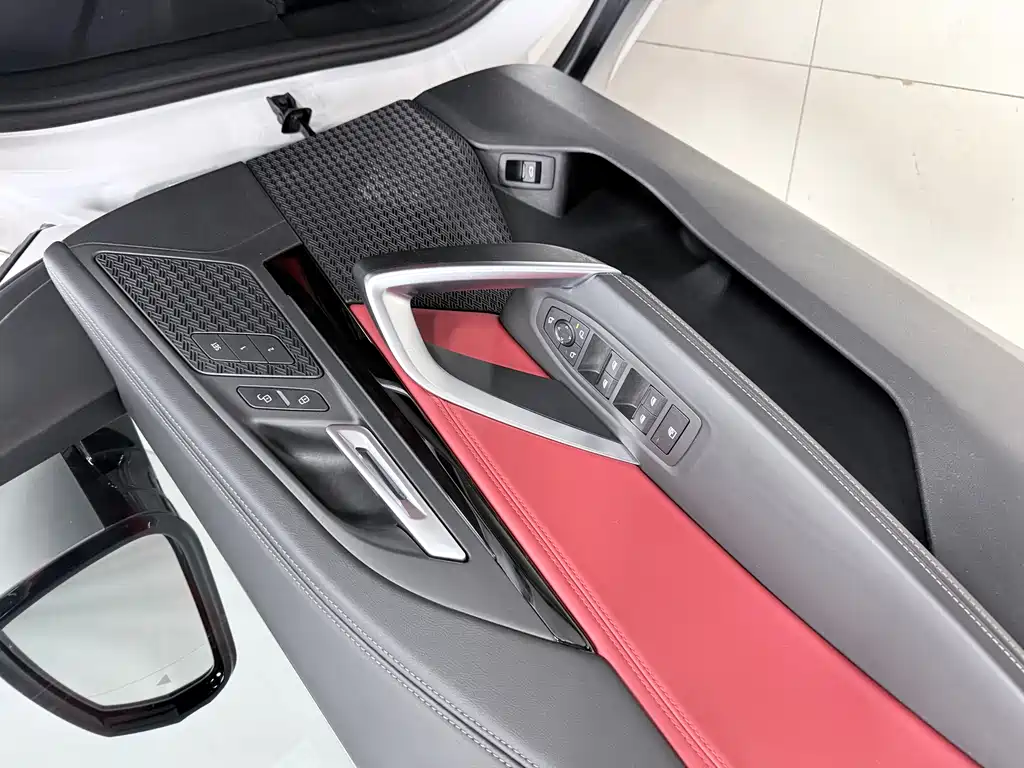 BMW X1 2023 sDrive20Li X Design Package купить на сайте DeffCars