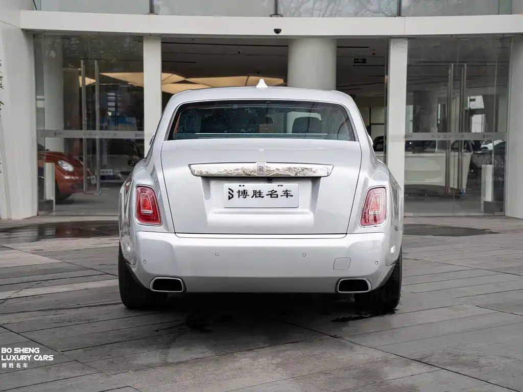 Phantom 2018 6.7T standard wheelbase version купить на сайте DeffCars