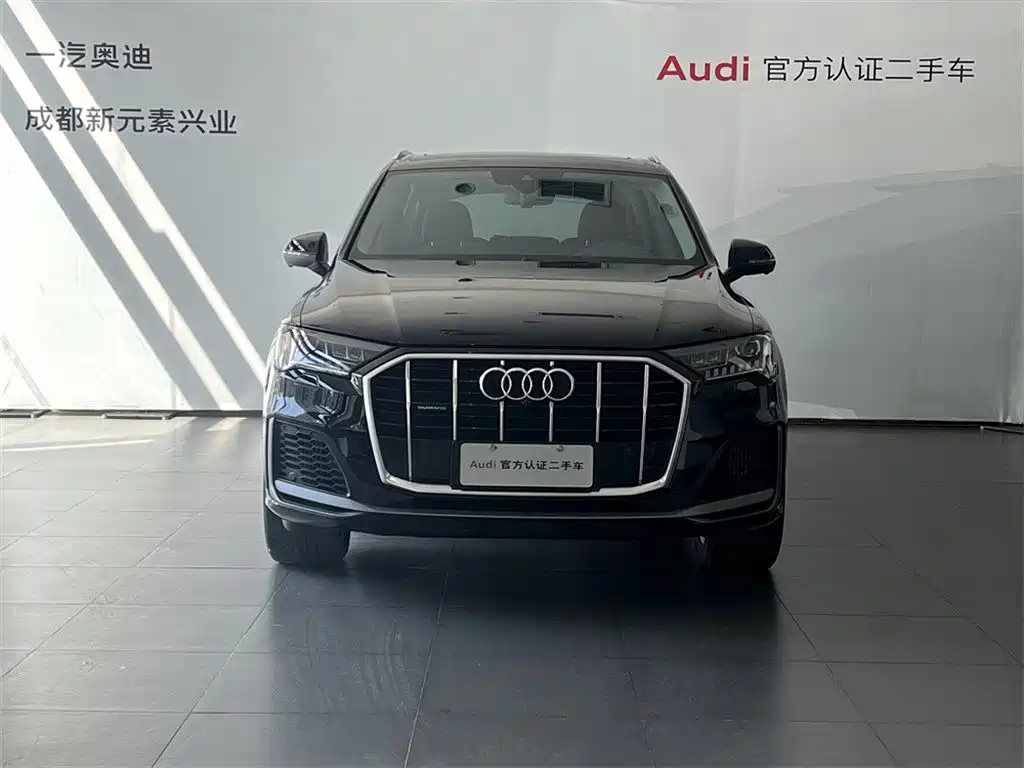 Audi Q7 2021 55 TFSI quattro S line sports version купить на сайте DeffCars