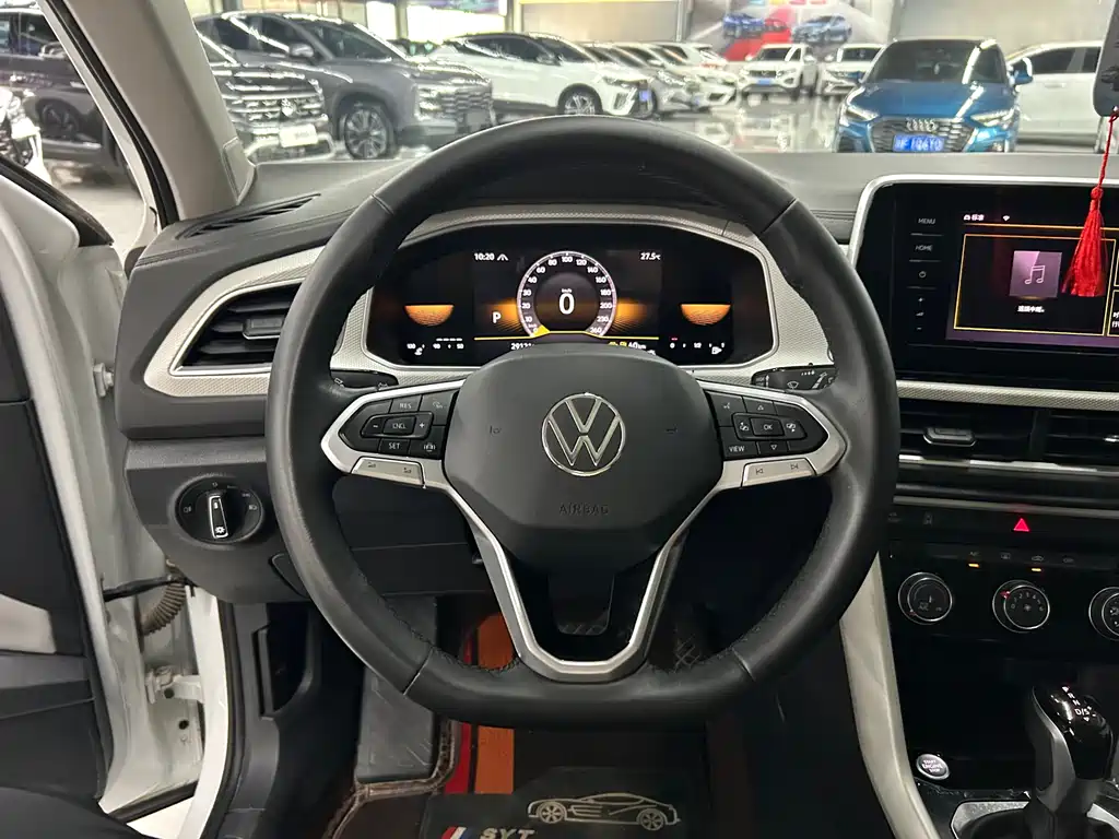 T-ROC 2023 280TSI DSG two-wheel drive time version купить на сайте DeffCars