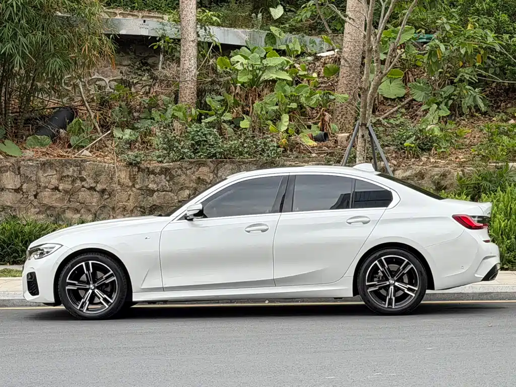 BMW 3 Series 2022 325i M Sports Package купить на сайте DeffCars
